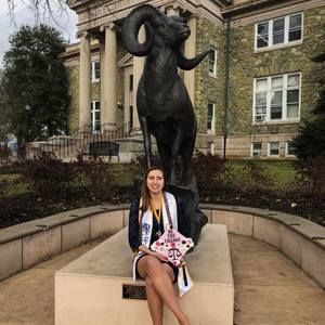 Meet your Posher, Caitlin